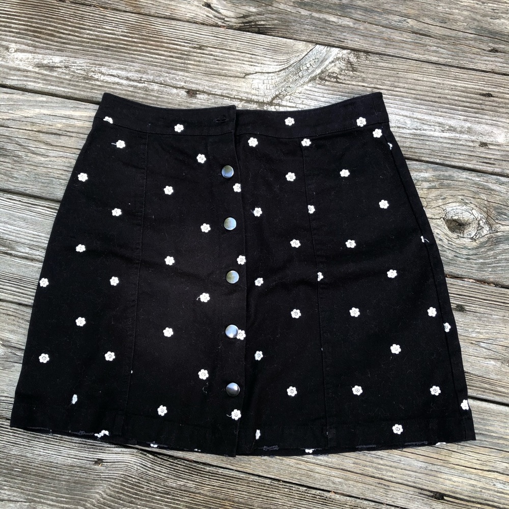 Black and white daisy skirt